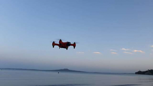 这台会钓鱼的防水无人机，你见过吗？