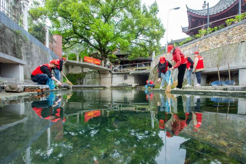 无人机都用上了！宁波8000多名志愿者集体出动