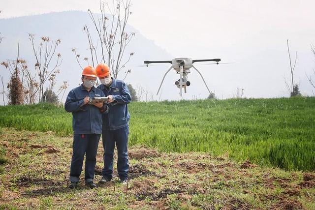 无人机为大山量“体温”硬核科技防山火