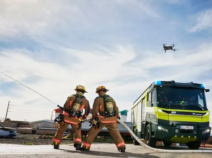 无人机配消防车，大疆与全球出口量最大的消防车制造商达成战略合作