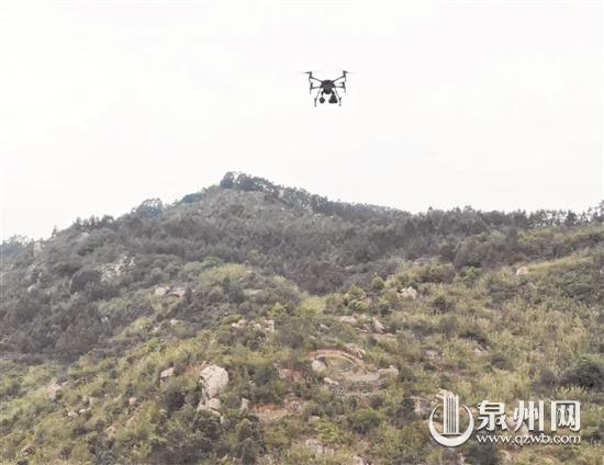 鲤城出动无人机巡山 劝返上山祭扫人员