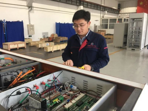 团队协作铸辉煌—记AGV技术创新党员突击队