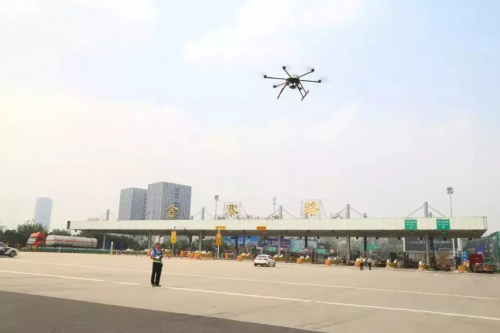 交警减负增效神器，曝光兰州高速的全自动无人机