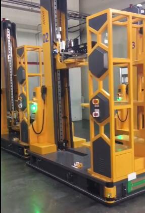 视频｜复合型协作仓储堆垛AGV移动搬运​机器人