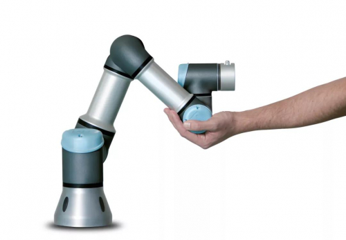 UR SERVICE360来了！消除机器人使用的后顾之忧