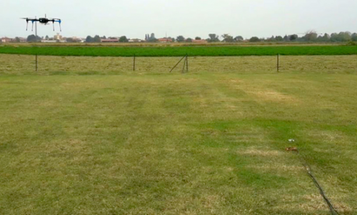 飞行中的无人机给远程传感器无线充电