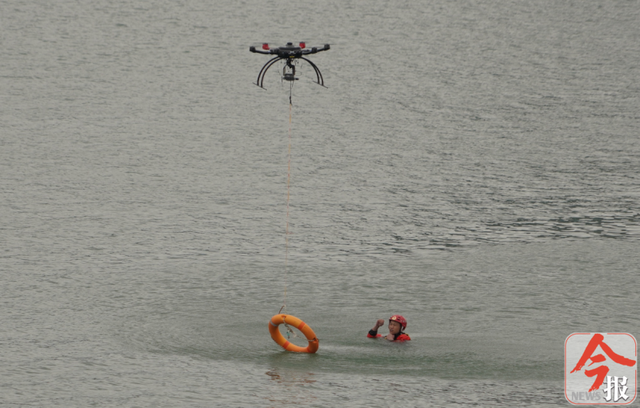 厉害！柳州水上运动中心附近有人“落水”，无人机前来“救援”