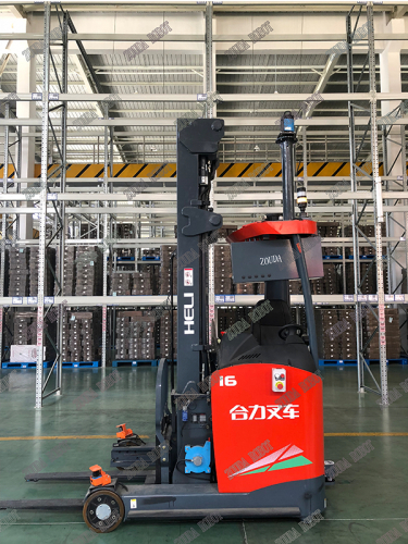 ZOUDA-ROBOT 堆垛式无人叉车