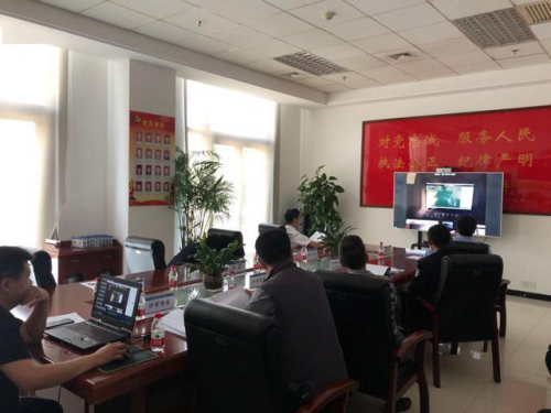 单兵反制捕捉无人机 空港公安举行科技大练兵 