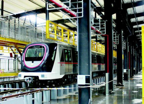 太原首列无人驾驶列车运抵地铁2号线