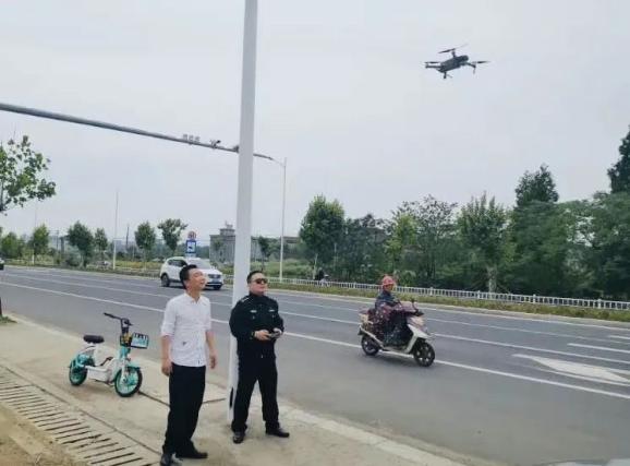 “上帝视角”！警用无人机带你感受空中擒贼的快感