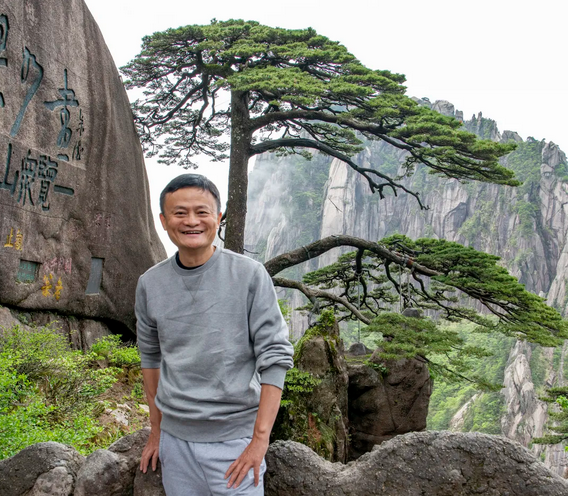 马云同款“网红线路”、机器人智能导游，黄山变身新旅游打卡圣地