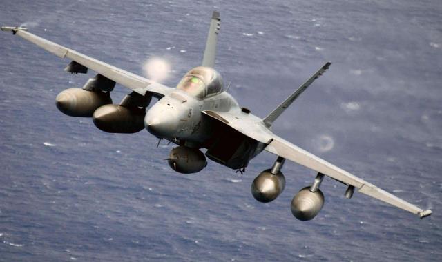 苏57测试无人驾驶能力，秒变无人机，或将完全超越美军F22