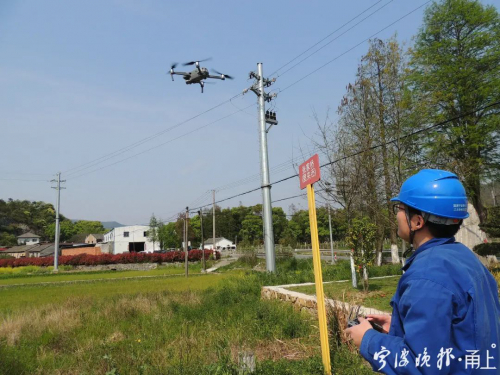 无人机、智能巡检机器人“上天入地”，国网宁波供电公司打响防汛抗台保卫战