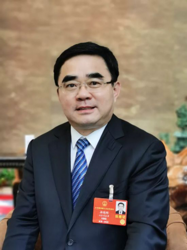 山东能源党委常委满慎刚代表： 加快智能化开采和井下机器人研发