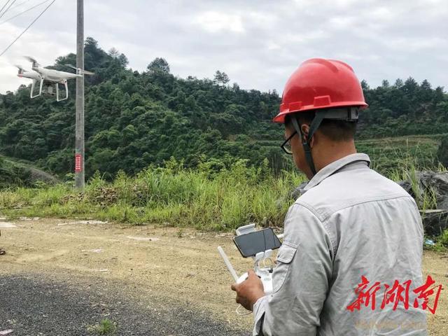 国网古丈供电公司：无人机巡视输电线路 为“两会”保驾护航