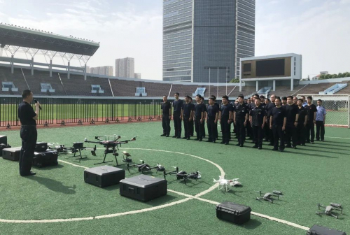警用无人机，开练！