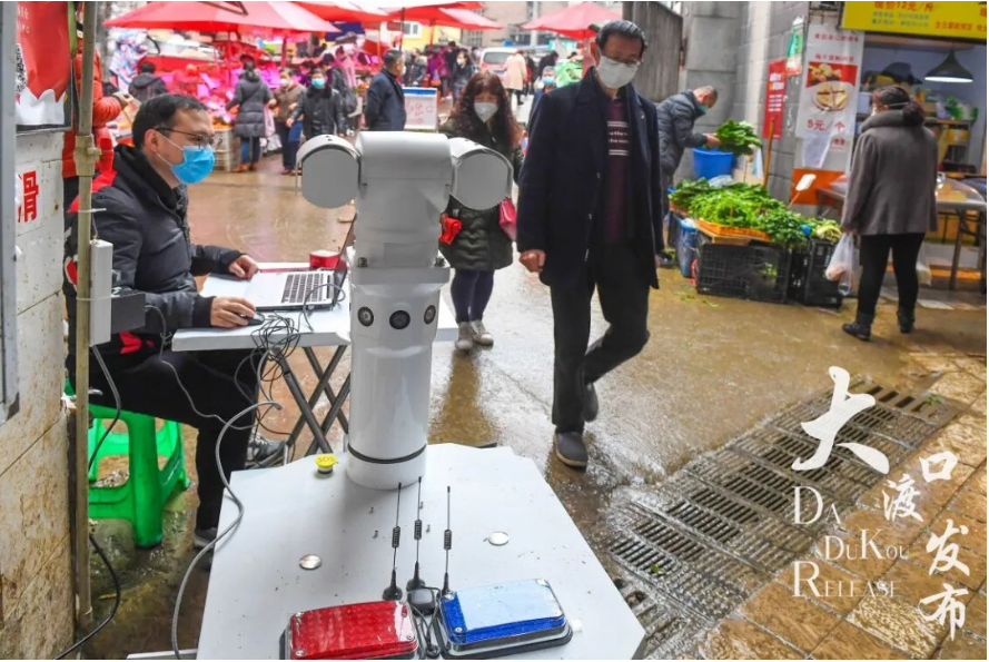 国内首款智能巡逻机器人，开启“地摊”保卫模式