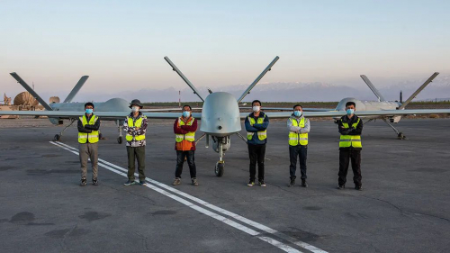 谁持彩练当空舞——记航天科技集团十一院彩虹无人机外场“铸剑师”