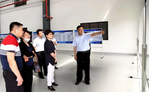 国家工信部装备司副司长王瑞华到昆船调研