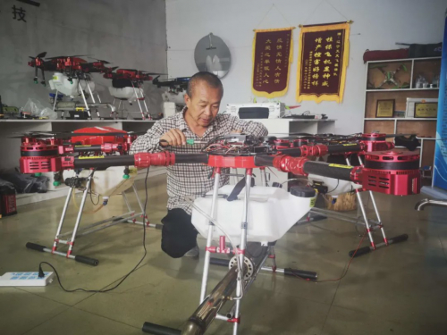 王长民：丹东庄稼院里的飞天梦