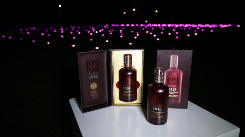 400架无人机点亮夜空，老白干酒演绎“不上头”新高度