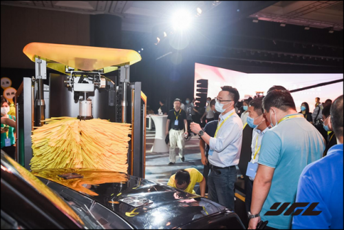 集机器人、AI、5G一身，55秒完成清洗……驿公里智能的无人洗车机有看点