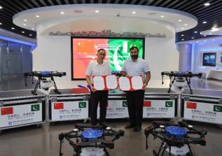 深圳科技企业向巴基斯坦国家灾害管理局捐赠5架防疫灭蝗无人机