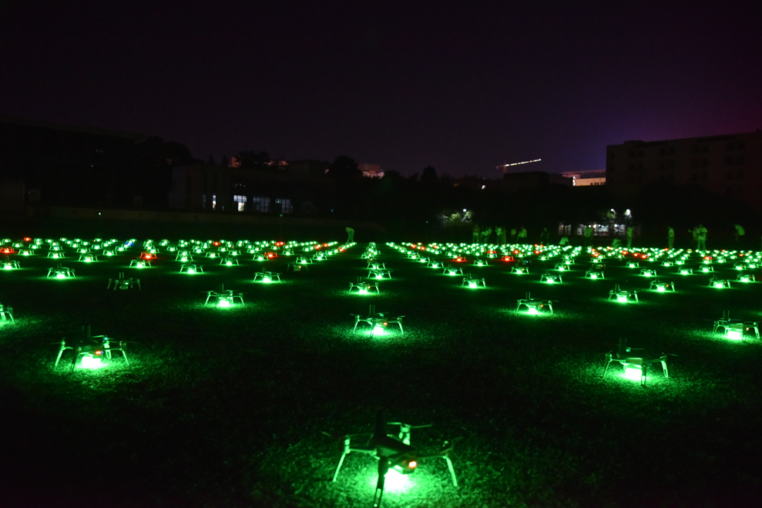 800架无人机仁怀上演夜空秀，创贵州之最！