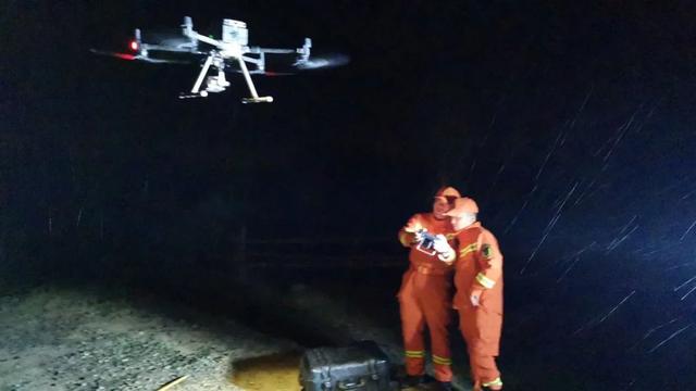 新疆消防天山腹地开展应急救援演练 首次使用无人机热成像进行搜救