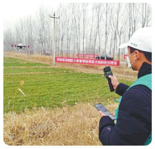 “植保飞手，哪有白的呀？一个赛一个的黑”