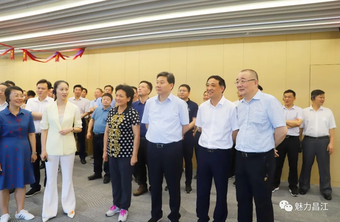 猎户星空献礼七一 江西省景德镇市领导巡查人工智能城市会客厅