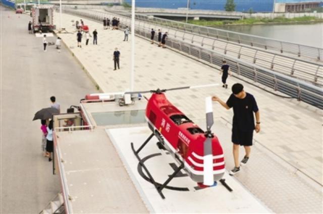 “郑州造”消防无人机破解高楼灭火世界难题