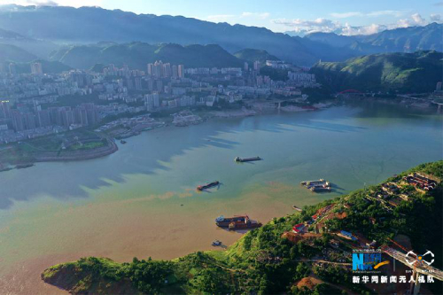 壮美！无人机看“长江1号洪水”过巫峡这个样