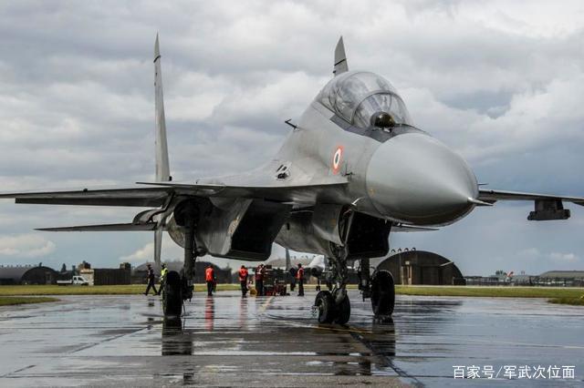 人海战术，印度大批采购无人机对付中国，中国自行高炮教做人