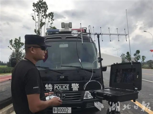 黄石特警启用科卫泰无人机巡堤：落雨不怕，大风也不怕，最远能飞10公里