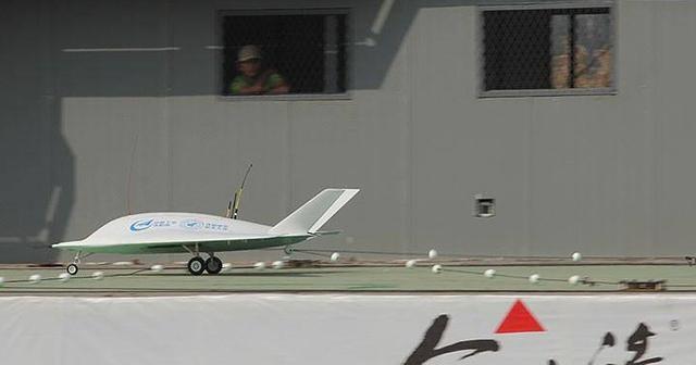 布局了十年的“钓鱼工程”，笑看076型电弹两栖舰装备无人机