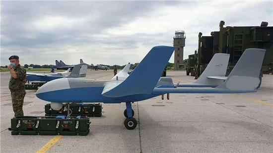 不理会美国警告，继军用无人机后，“欧洲巴铁”又引进我防空导弹