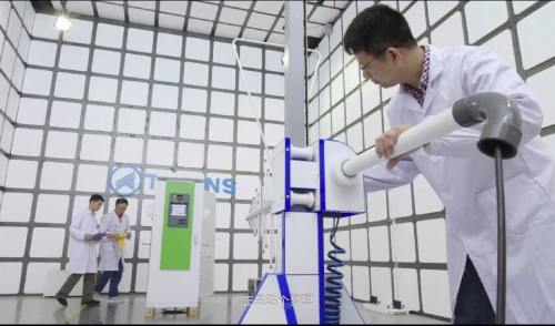 技术创新——泰坦叉车锂电充电零事故