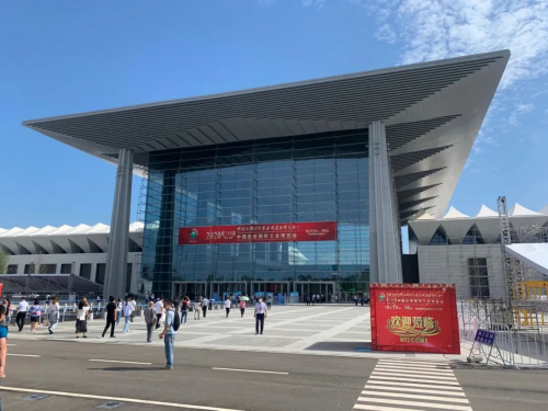 安森智能亮相2020西部制博会，防爆巡检机器人现场吸睛成焦点