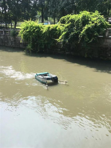 萧山来了多功能无人船 巡河保洁取证样样行