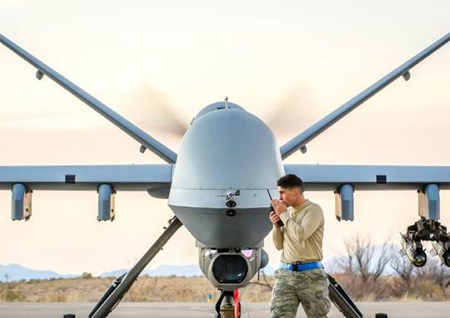 成飞又一次立下大功，新型空战利器横空出世，紧急飞往南海斗台风