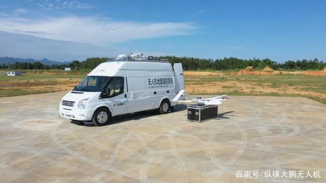 “纵横大鹏垂直起降固定翼无人机系统”通过专家评审会