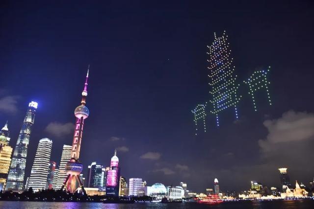 无人机在上海秀出“魅力张家界”