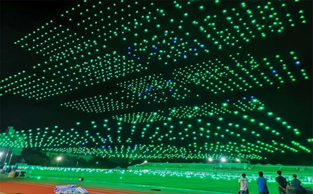 【穿过你的黑发我的手】--大漠大3051架无人机爆表吉尼斯！