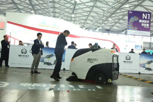 国内无人驾驶特种车出口欧美10国，第一家出海企业提前占领海外千亿环卫市场