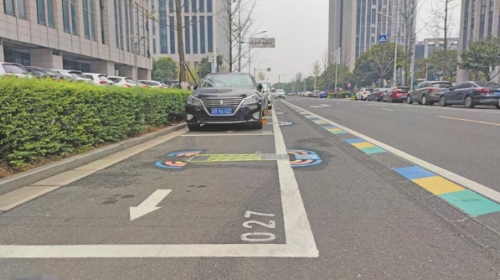 还在兜兜转转为找车位烦恼？“泊位机器人”打造智慧停车新方式