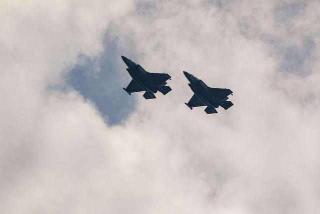 无人机这次大显神威，亚美尼亚炮兵旅全军覆没，俄：战争规则改变