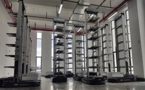 智造高端女装时尚潮流，库宝机器人助力欣贺大型物流中心自动化升级