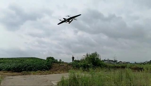 无人机试飞员：“飞得更高”不是他的唯一目标